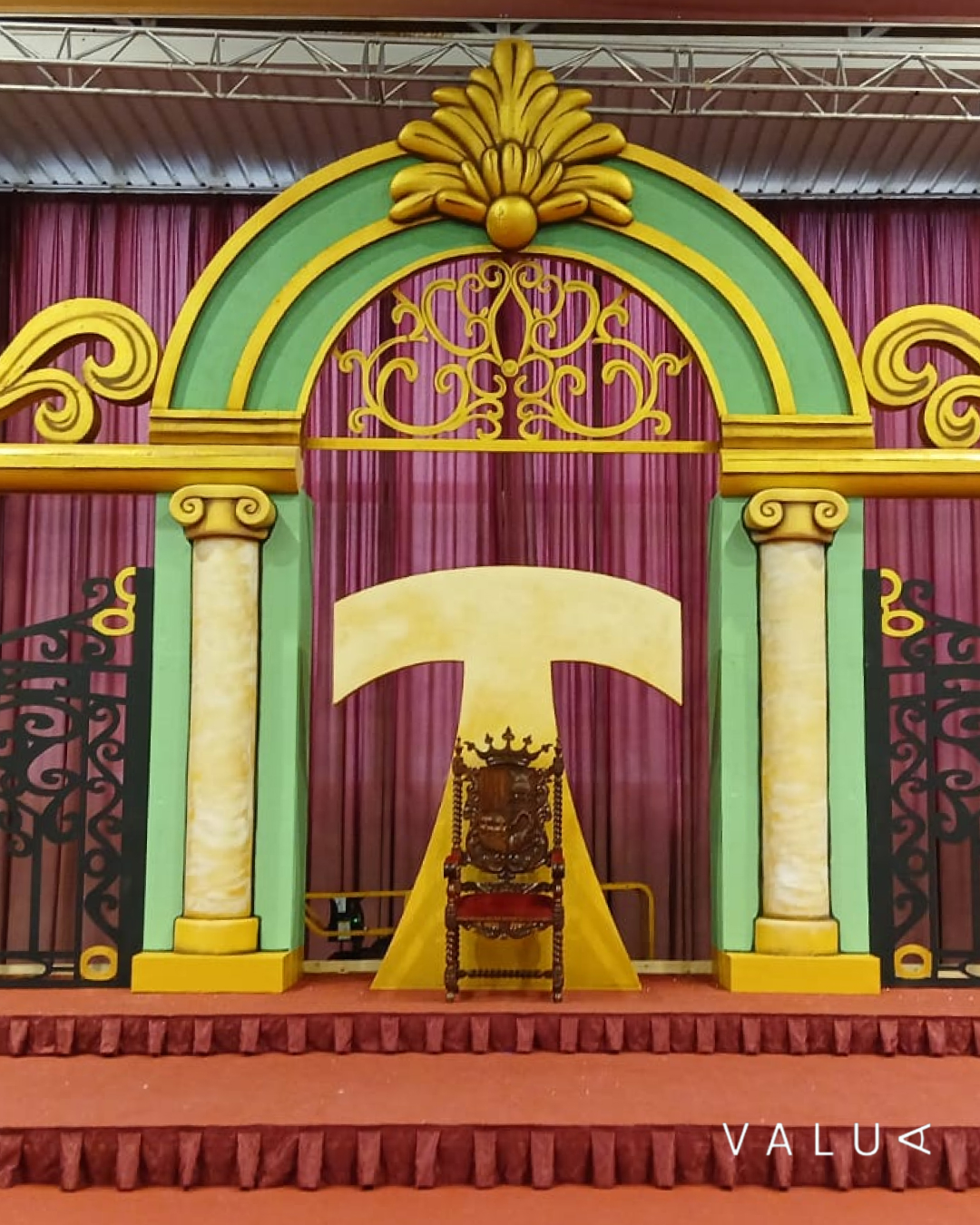 Decoración de Escenario: El Arte de Crear Impacto en Eventos | Valua